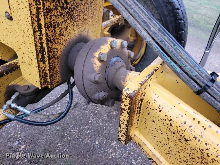 image for item EA2430 2002 John Deere 770CH Series II motor grader