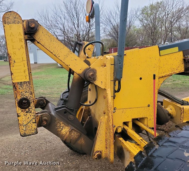 image for item EA2430 2002 John Deere 770CH Series II motor grader