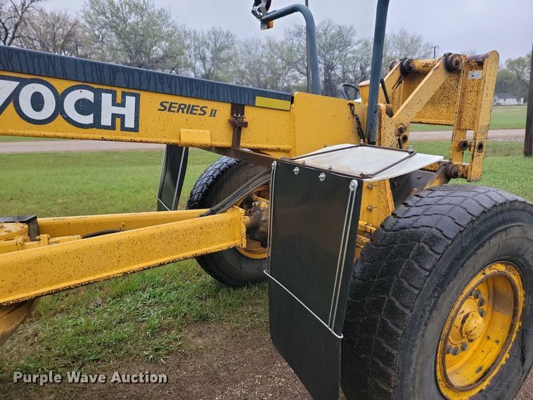 image for item EA2430 2002 John Deere 770CH Series II motor grader