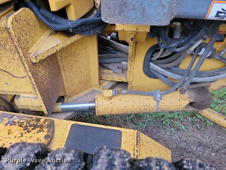 image for item EA2430 2002 John Deere 770CH Series II motor grader