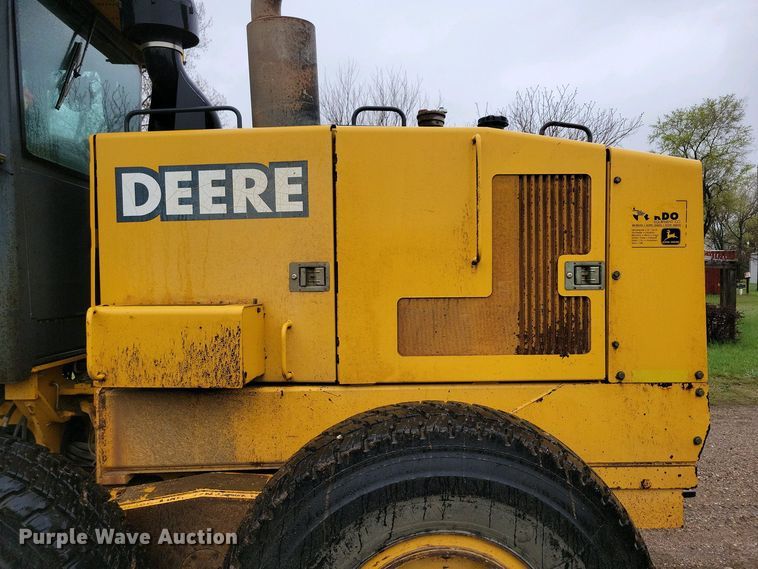 image for item EA2430 2002 John Deere 770CH Series II motor grader