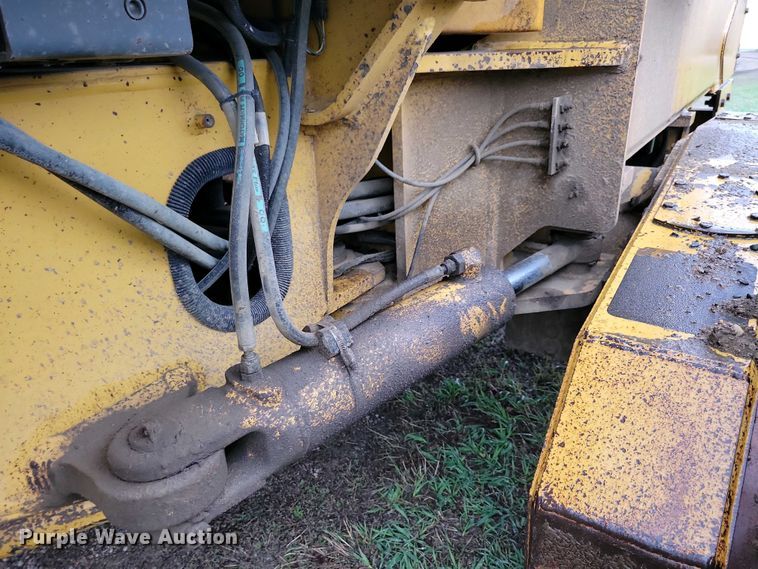 image for item EA2430 2002 John Deere 770CH Series II motor grader