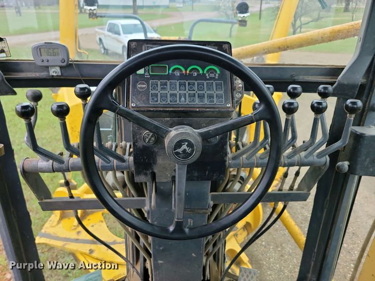 image for item EA2430 2002 John Deere 770CH Series II motor grader