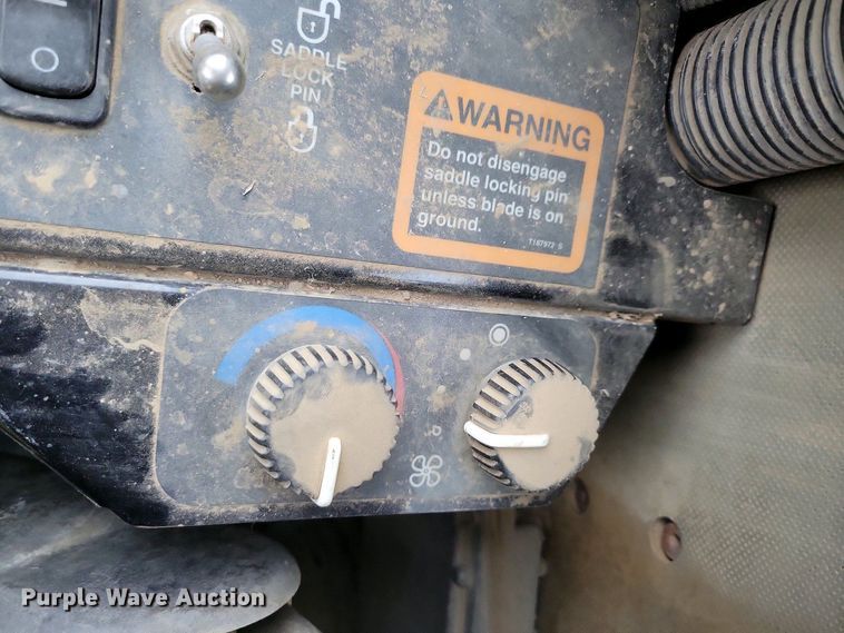 image for item EA2430 2002 John Deere 770CH Series II motor grader