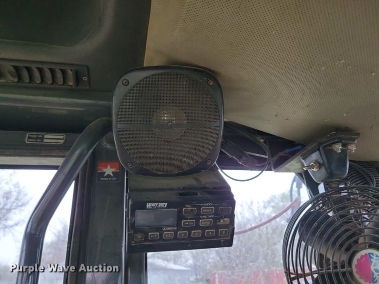 image for item EA2430 2002 John Deere 770CH Series II motor grader