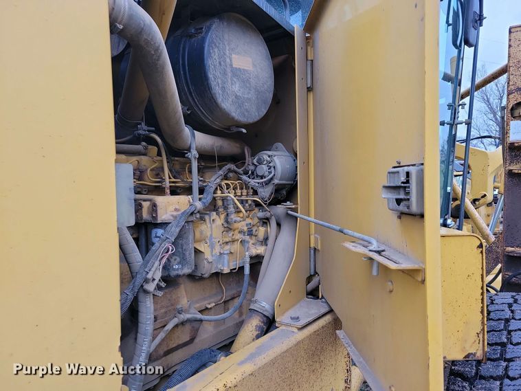 image for item EA2430 2002 John Deere 770CH Series II motor grader