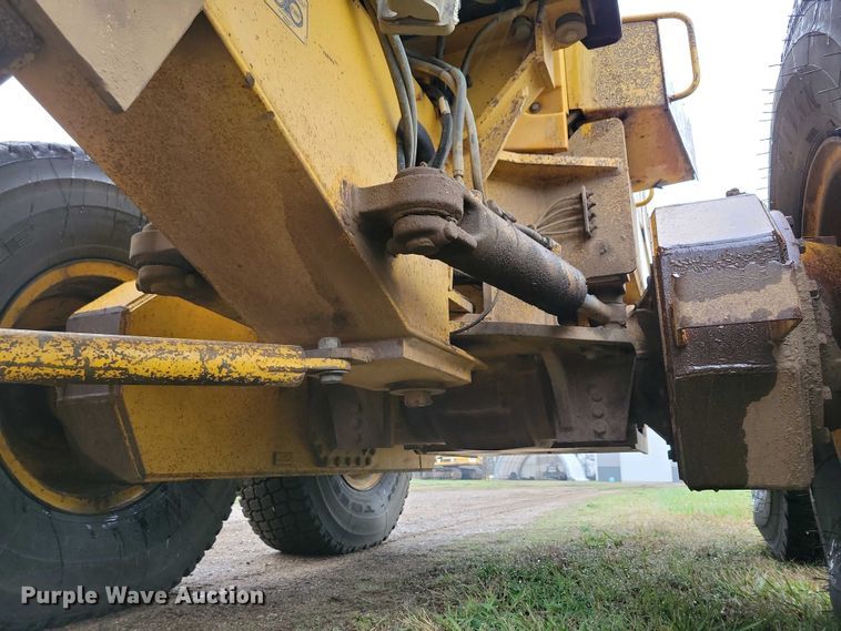 image for item EA2430 2002 John Deere 770CH Series II motor grader