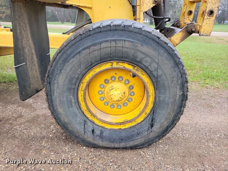 image for item EA2430 2002 John Deere 770CH Series II motor grader