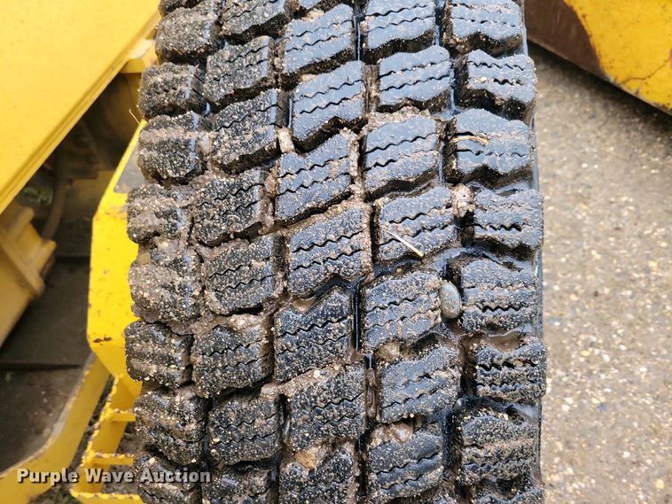 image for item EA2430 2002 John Deere 770CH Series II motor grader