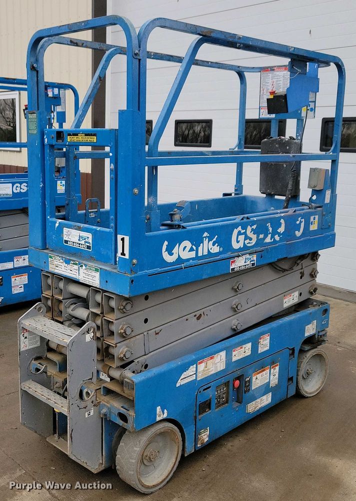 image for item EA2431 2014 Genie GS-1930 scissor lift