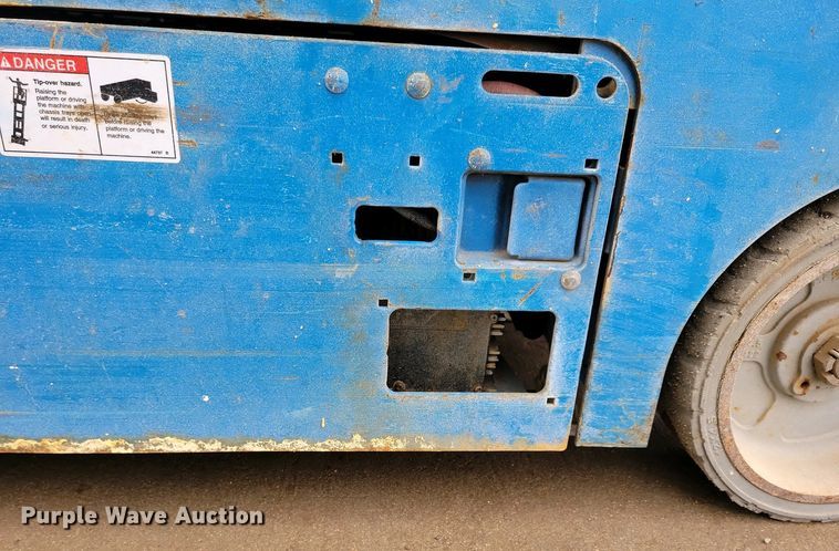 image for item EA2431 2014 Genie GS-1930 scissor lift