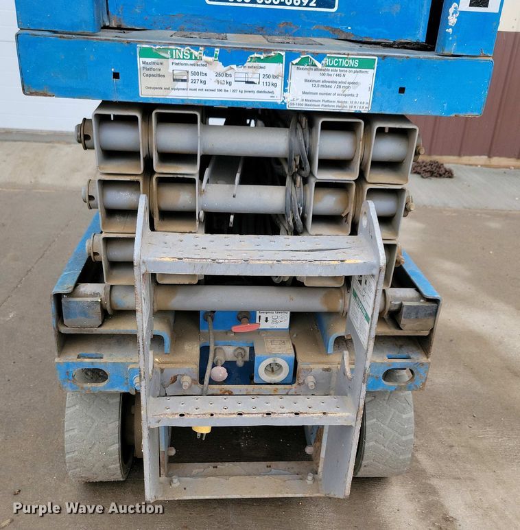 image for item EA2431 2014 Genie GS-1930 scissor lift