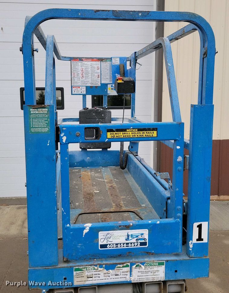 image for item EA2431 2014 Genie GS-1930 scissor lift
