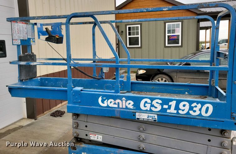 image for item EA2431 2014 Genie GS-1930 scissor lift