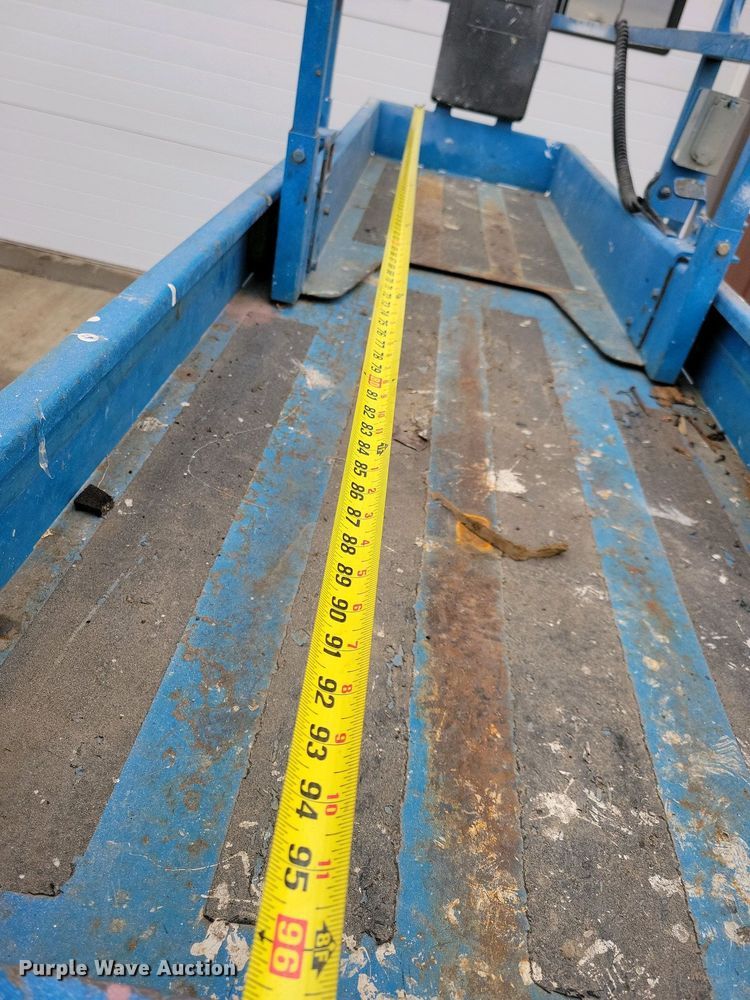 image for item EA2431 2014 Genie GS-1930 scissor lift