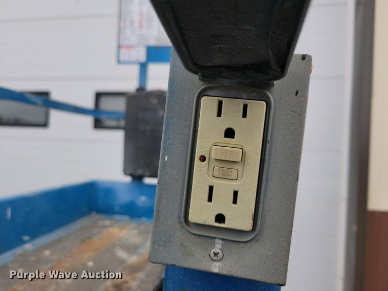 image for item EA2431 2014 Genie GS-1930 scissor lift