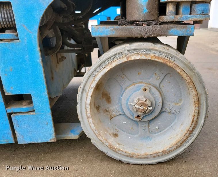 image for item EA2431 2014 Genie GS-1930 scissor lift