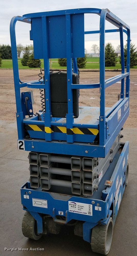 image for item EA2432 2017 Genie GS-1930 scissor lift