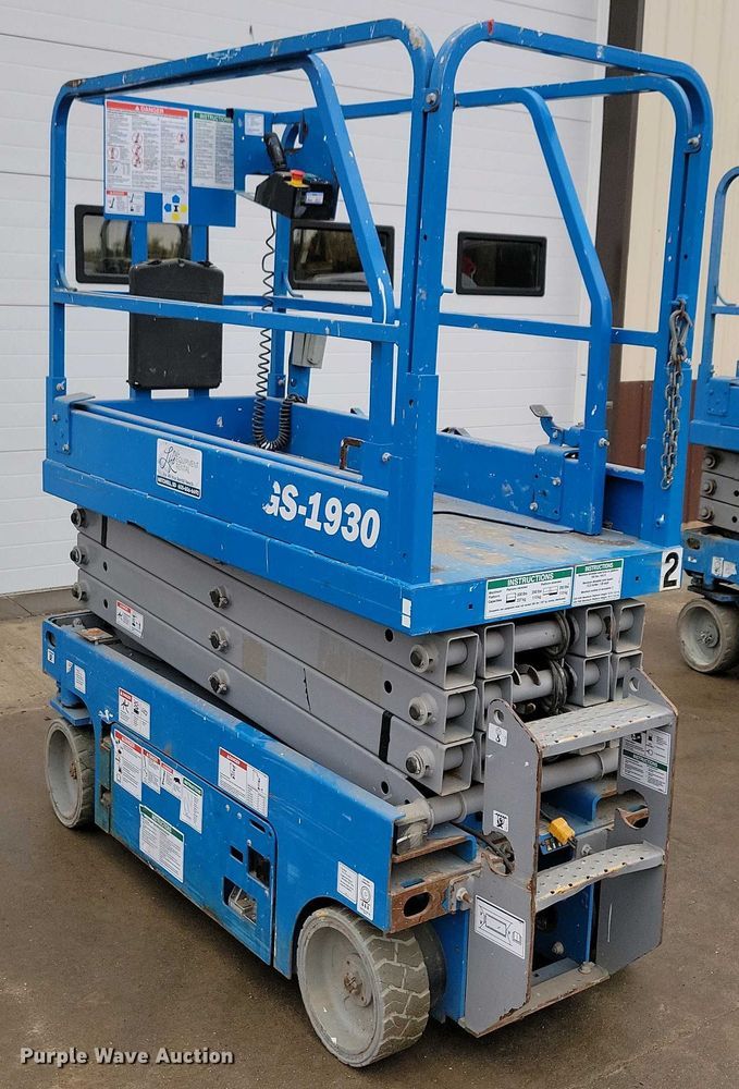 image for item EA2432 2017 Genie GS-1930 scissor lift