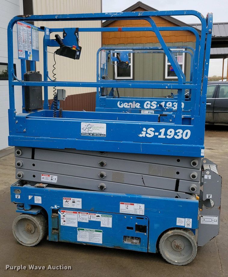 image for item EA2432 2017 Genie GS-1930 scissor lift