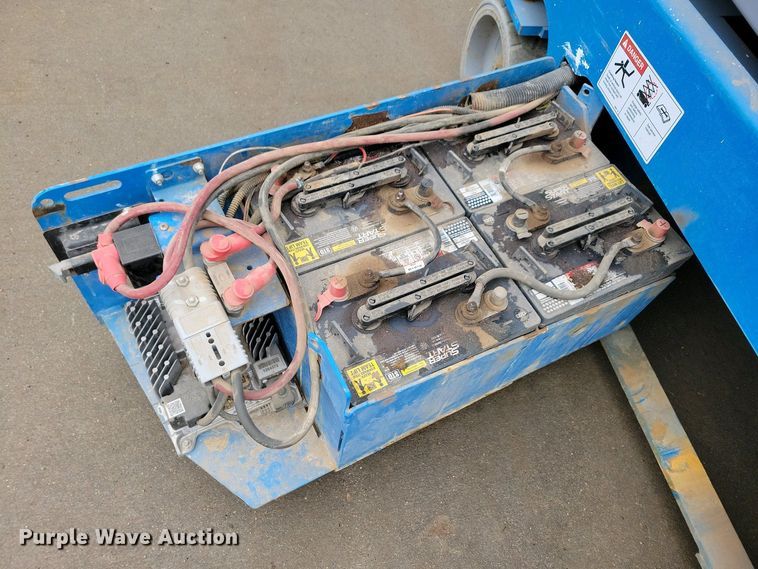 image for item EA2432 2017 Genie GS-1930 scissor lift