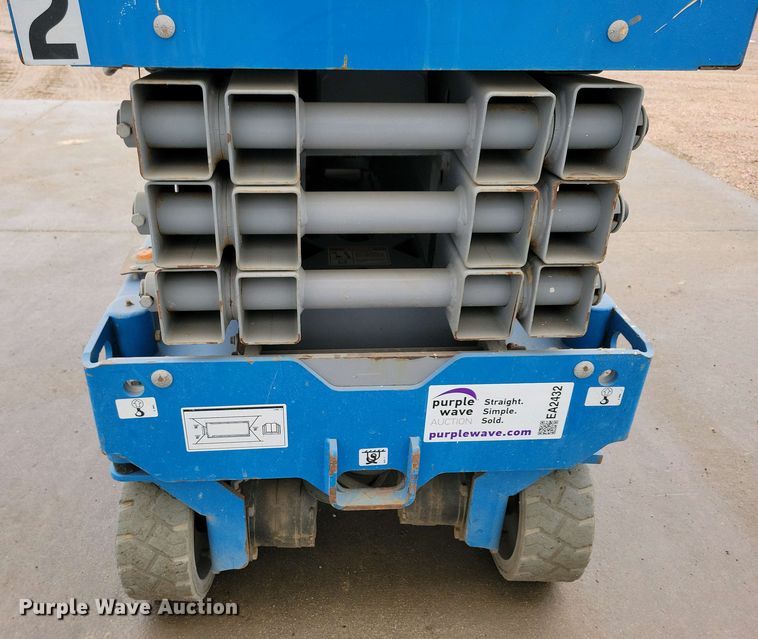 image for item EA2432 2017 Genie GS-1930 scissor lift