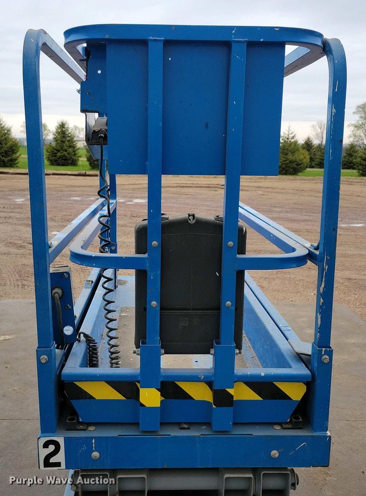 image for item EA2432 2017 Genie GS-1930 scissor lift