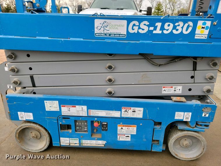 image for item EA2432 2017 Genie GS-1930 scissor lift