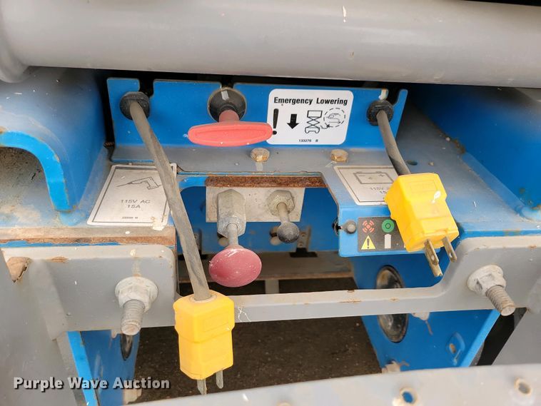 image for item EA2432 2017 Genie GS-1930 scissor lift