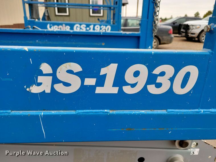 image for item EA2432 2017 Genie GS-1930 scissor lift
