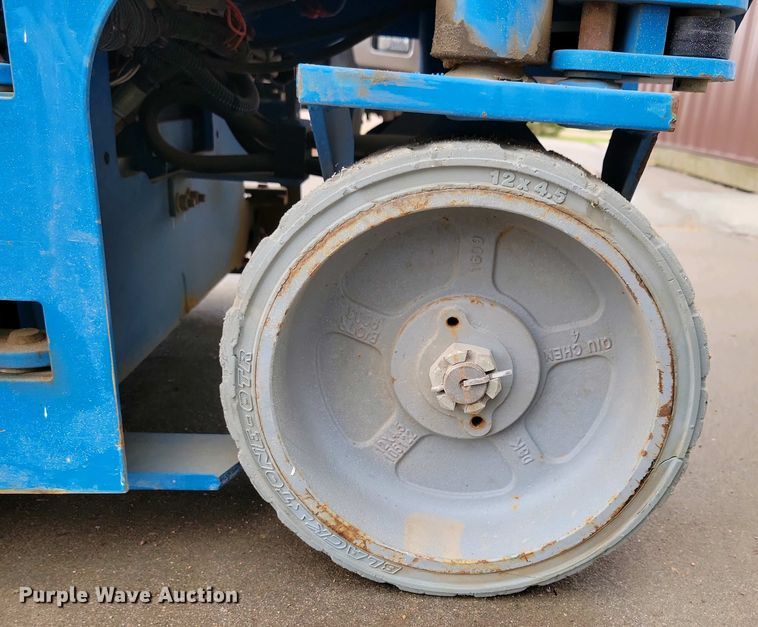 image for item EA2432 2017 Genie GS-1930 scissor lift