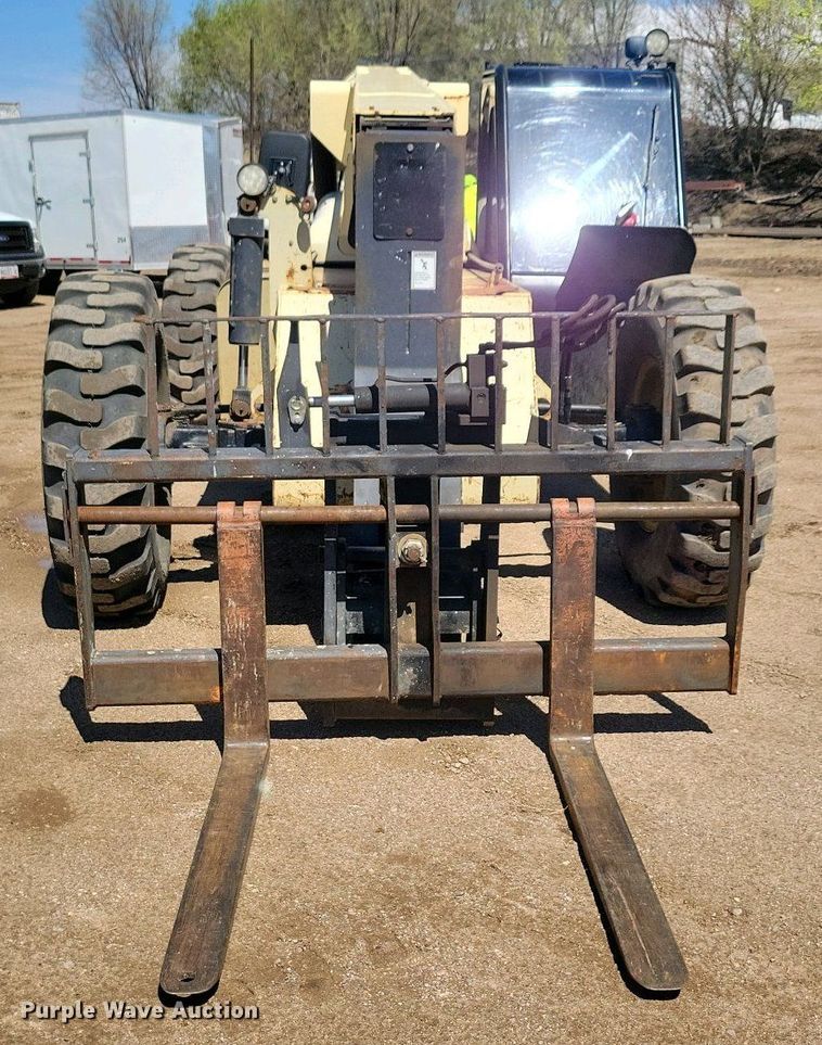 image for item EA2435 2005 Ingersoll Rand VR-843C telehandler
