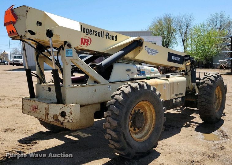 image for item EA2435 2005 Ingersoll Rand VR-843C telehandler