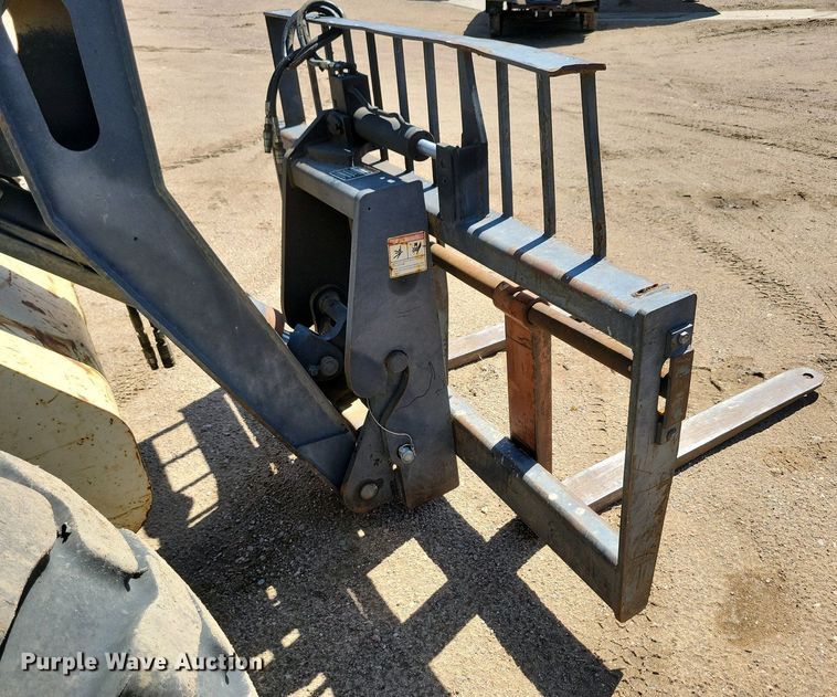 image for item EA2435 2005 Ingersoll Rand VR-843C telehandler