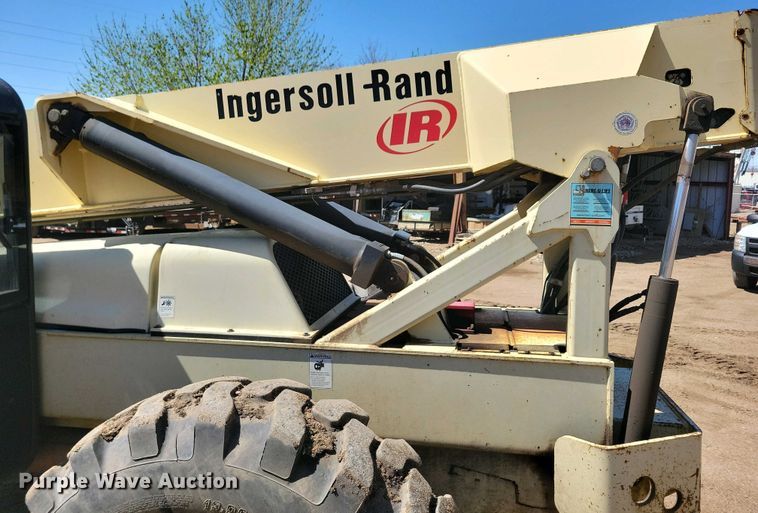 image for item EA2435 2005 Ingersoll Rand VR-843C telehandler