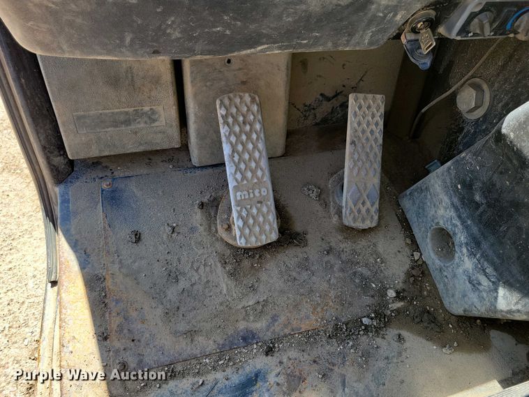 image for item EA2435 2005 Ingersoll Rand VR-843C telehandler