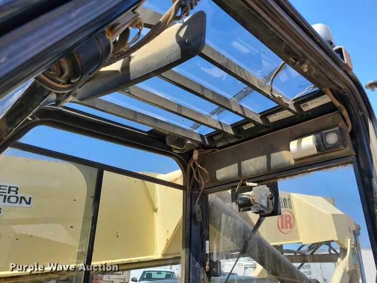 image for item EA2435 2005 Ingersoll Rand VR-843C telehandler