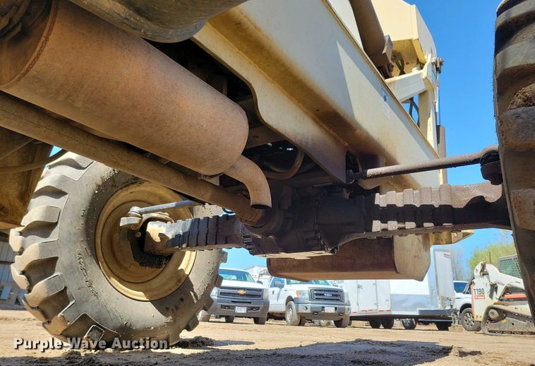 image for item EA2435 2005 Ingersoll Rand VR-843C telehandler