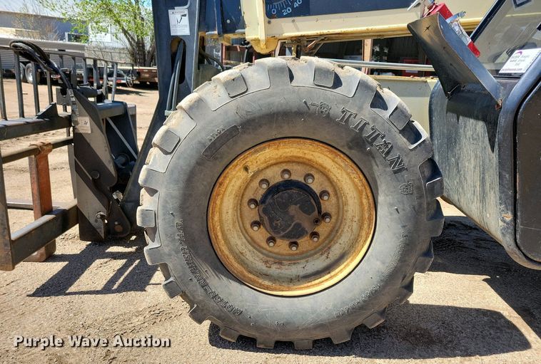 image for item EA2435 2005 Ingersoll Rand VR-843C telehandler