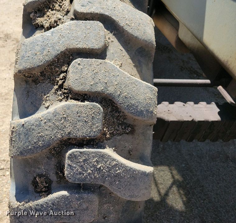 image for item EA2435 2005 Ingersoll Rand VR-843C telehandler