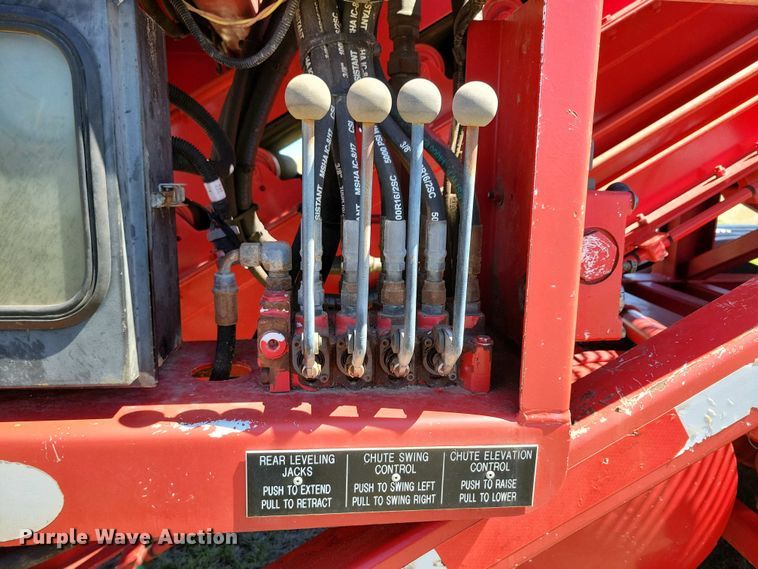 image for item EA2436 2014 Keystone Oilfield Fabrication STB-36 sand conveyor