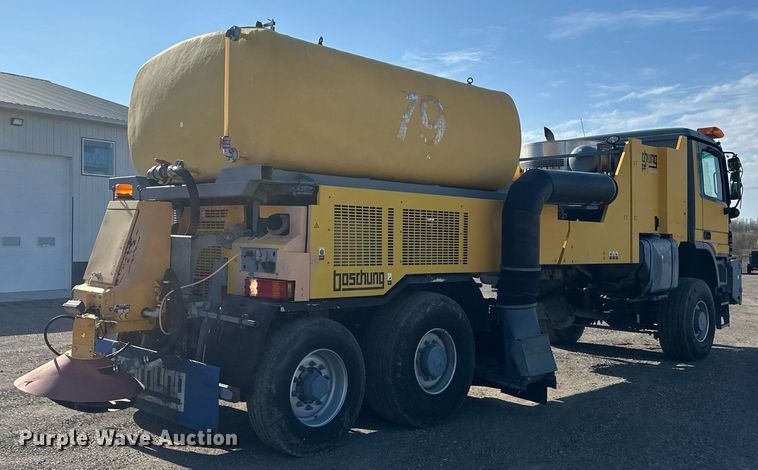 image for item EB2476 2008 Boschung  Jet Broom  runway cleaning truck