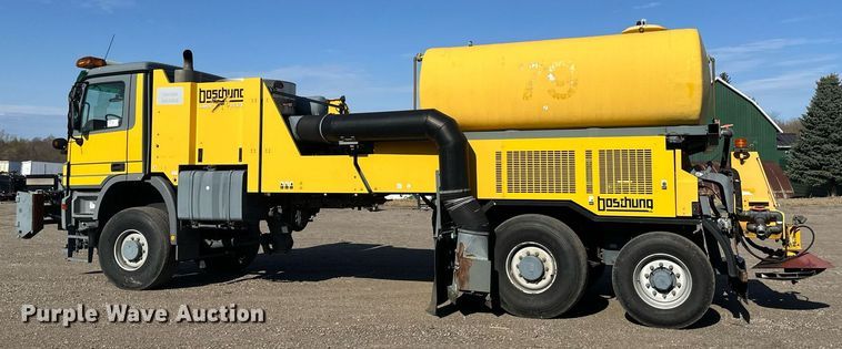 image for item EB2476 2008 Boschung  Jet Broom  runway cleaning truck