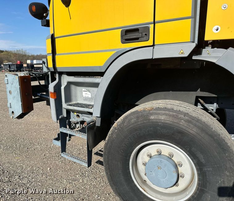 image for item EB2476 2008 Boschung  Jet Broom  runway cleaning truck