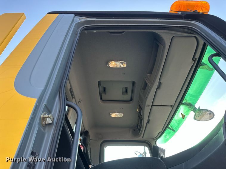 image for item EB2476 2008 Boschung  Jet Broom  runway cleaning truck