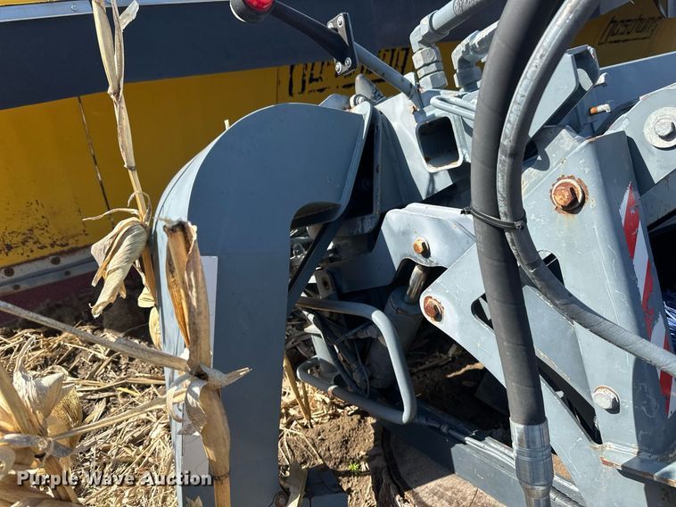 image for item EB2476 2008 Boschung  Jet Broom  runway cleaning truck