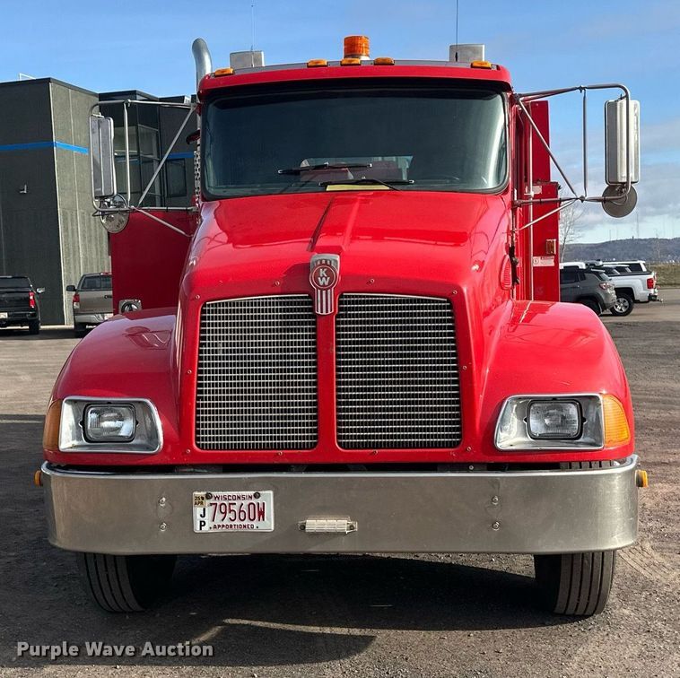 image for item EB2480 2000 Kenworth  T300 utility / service truck