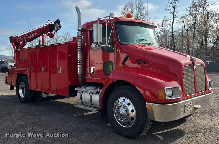 image for item EB2480 2000 Kenworth  T300 utility / service truck
