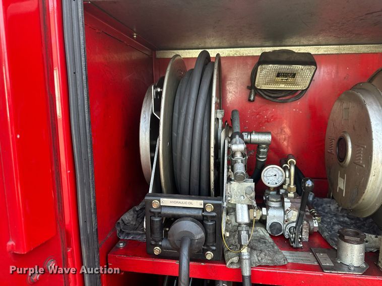 image for item EB2480 2000 Kenworth  T300 utility / service truck