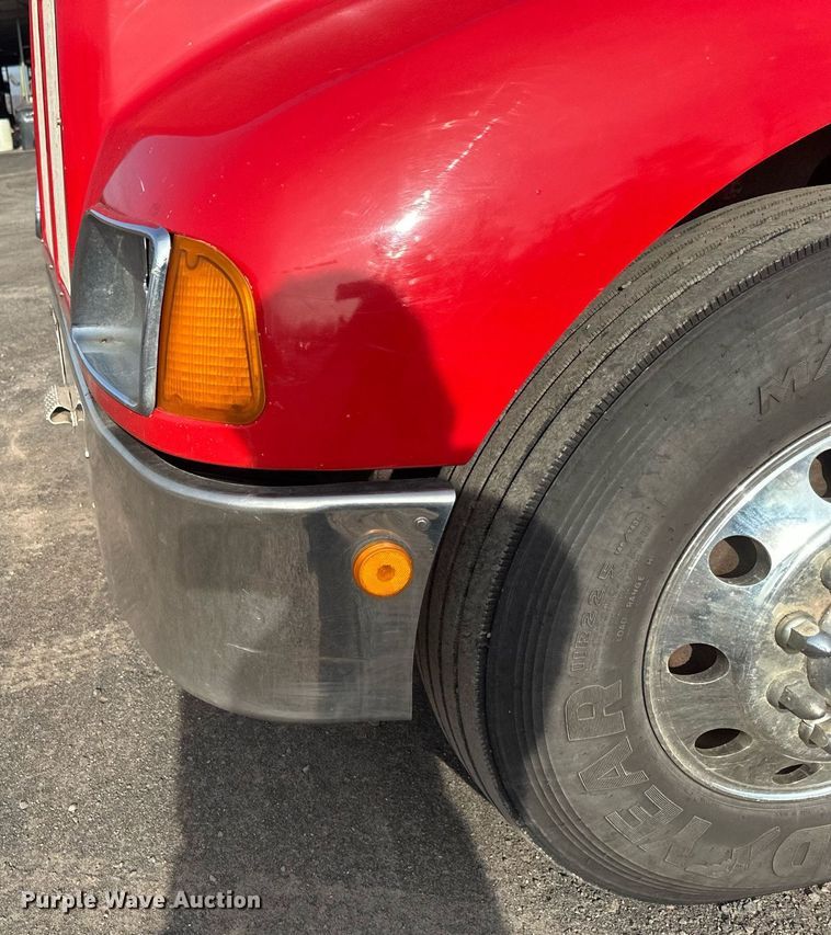 image for item EB2480 2000 Kenworth  T300 utility / service truck